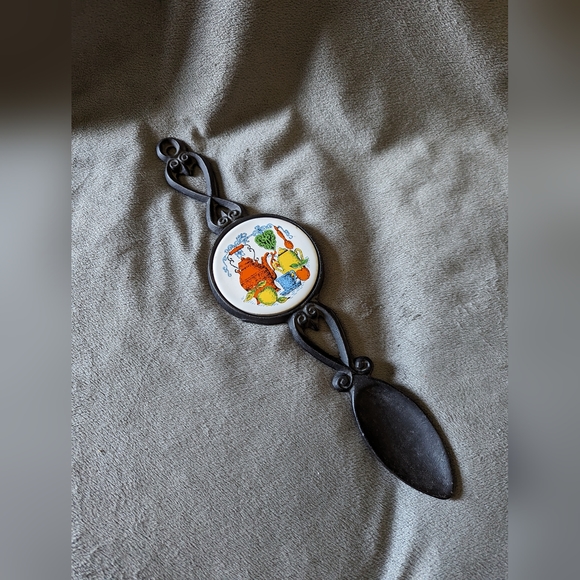 Vintage Price Imports Iron Trivet / Hot Plate...Japan Heavy Spoon Shaped - Picture 2 of 5